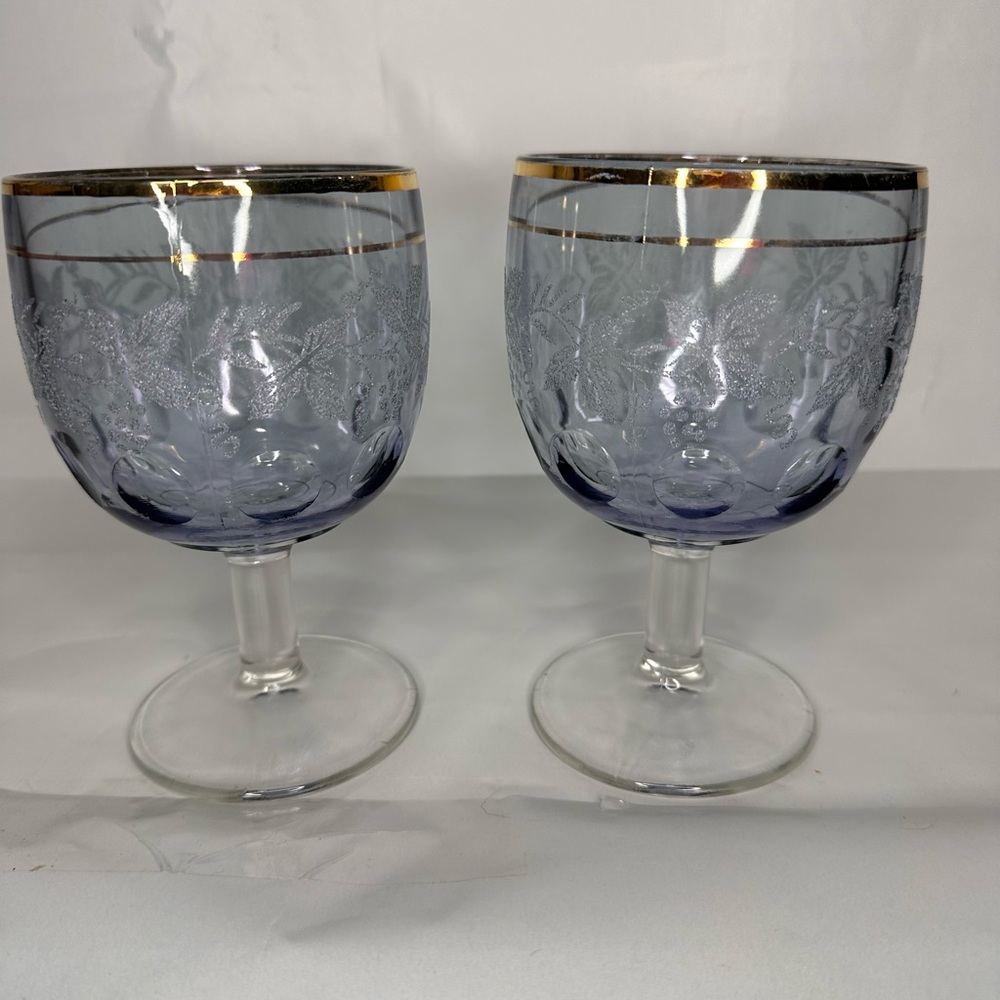 Elegant Blue and Gold Rimmed Wine Glass Set